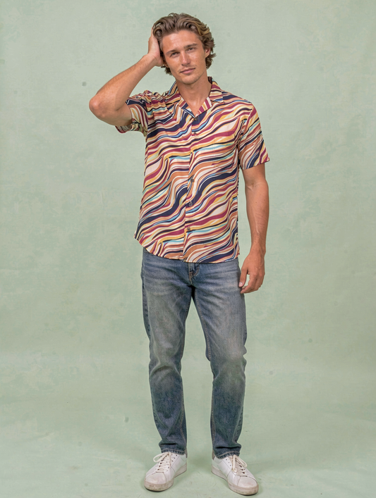 Camisa Retro Olas TRANKILO | Camisa original estampada arcoíris