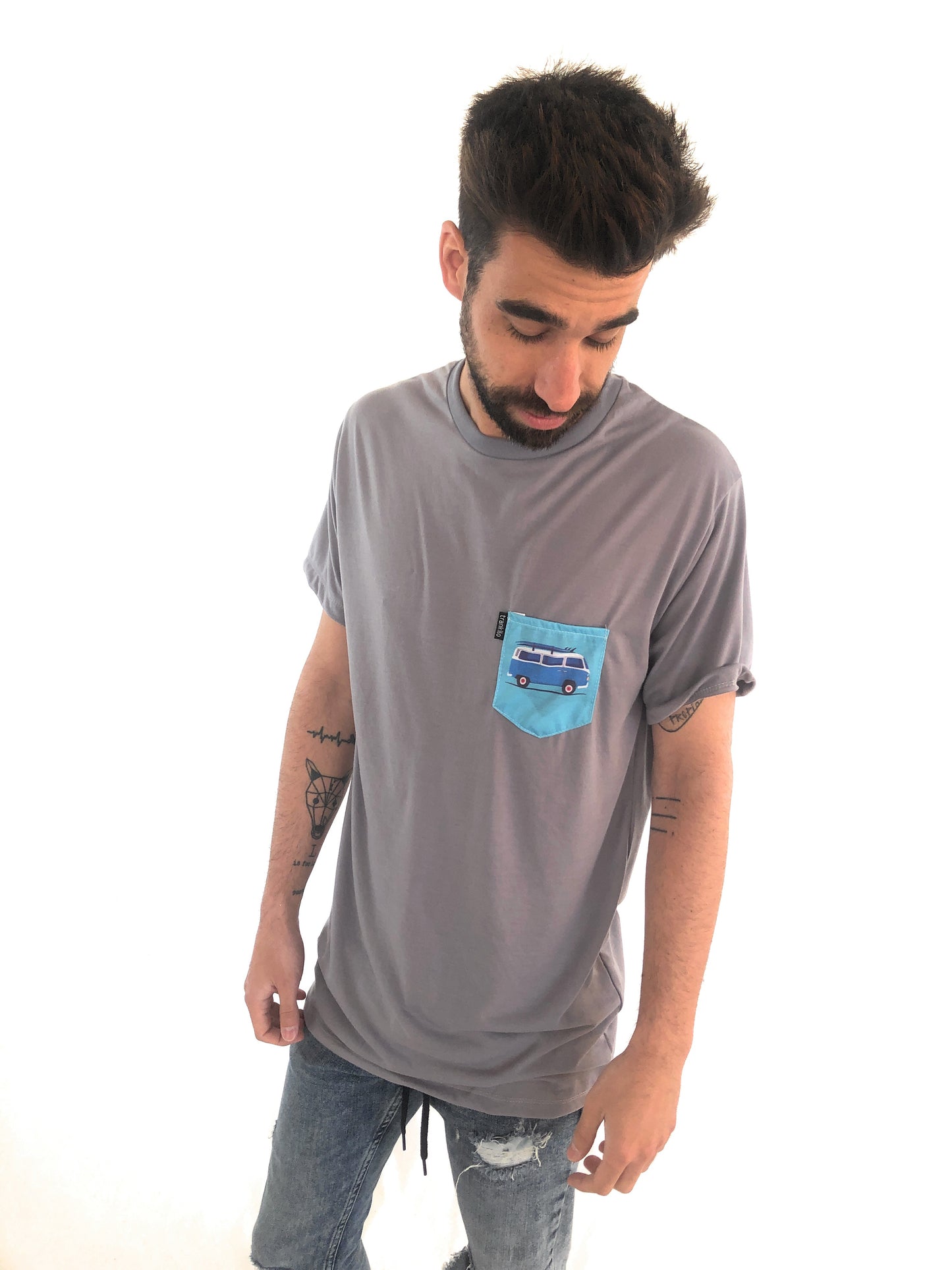 Camiseta Trankilo Pocket Surf Gris