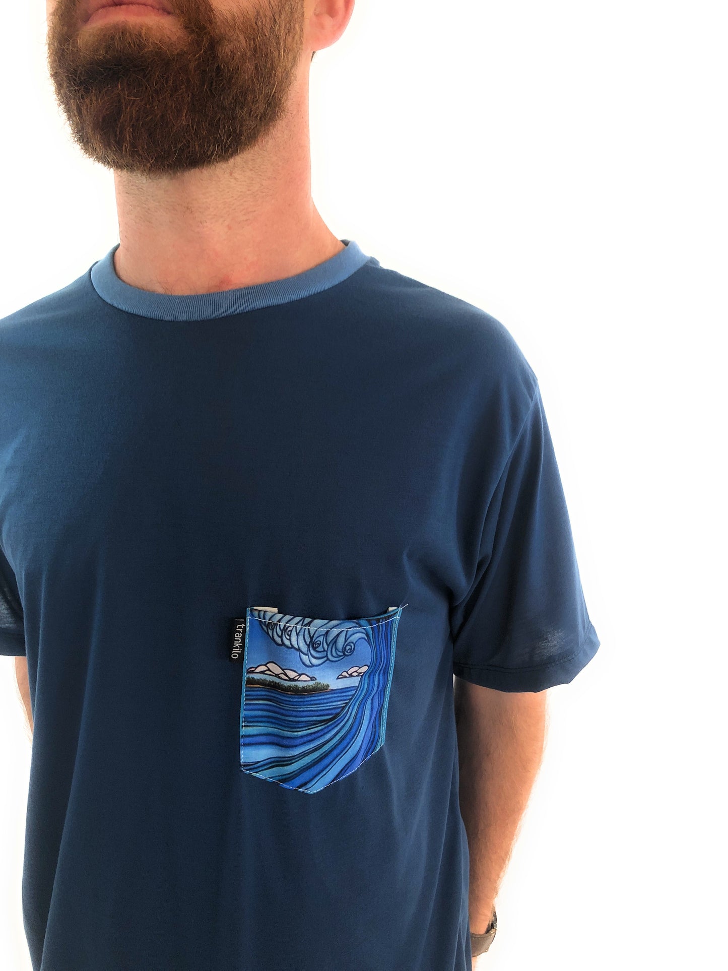 Camiseta Trankilo Pocket Surf Azul