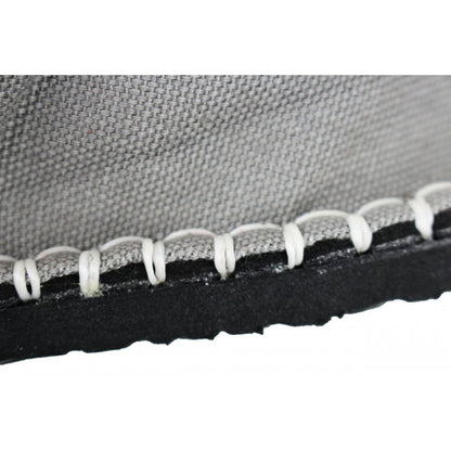 Zapatilla Trankilo de lona gris y roja.